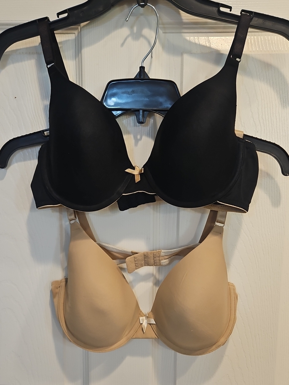Maidenform 2 Pack T-Shirt Bras in Black and Nude